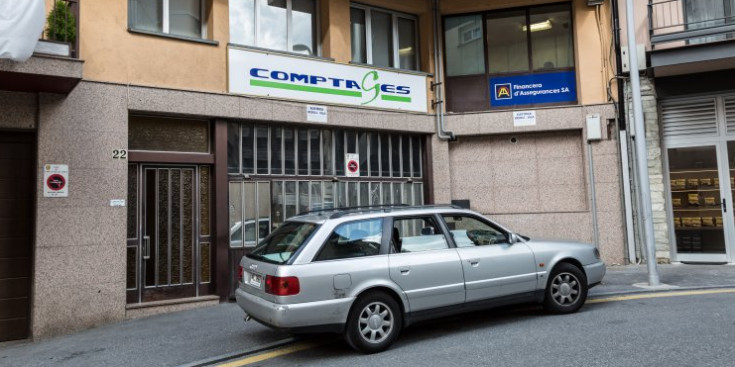 L’entrada de l’empresa de Joan Besolí, a Sant Julià de Lòria, en la qual es van dur a terme els escorcolls de la policia.