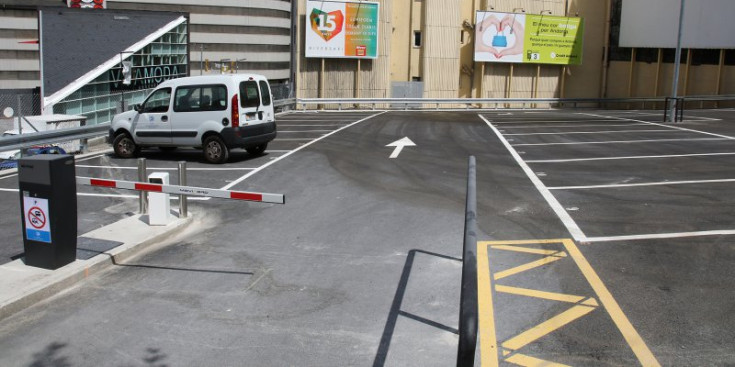 El nou pàrquing a la via del Fener.