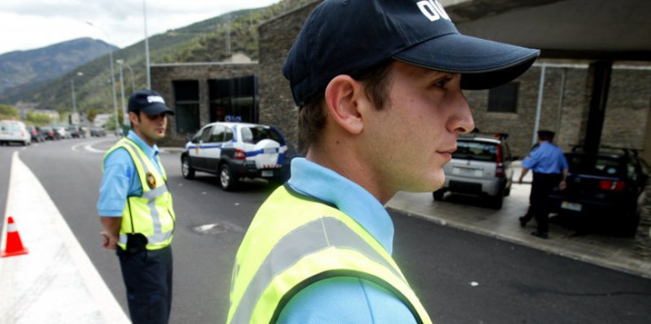 Agents de la Duana de la Farga de Moles en una imatge d’arxiu.