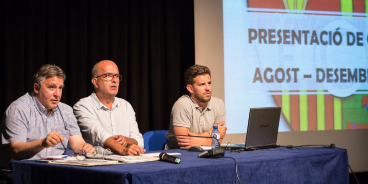 Ton Viladot, Albert Ferré i Xavi Gil, a la darrera assemblea general ordinària, celebrada el passat 18 de juliol.