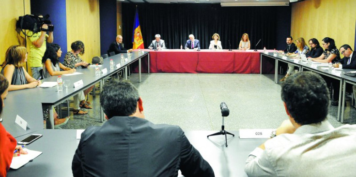 Un instant de la darrera reunió del pacte d’estat amb els agents econòmics del país.