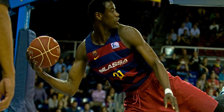 Diagne amb la pilota en una acció d’un partit amb la samarreta del Barça Lassa de la temporada passada.