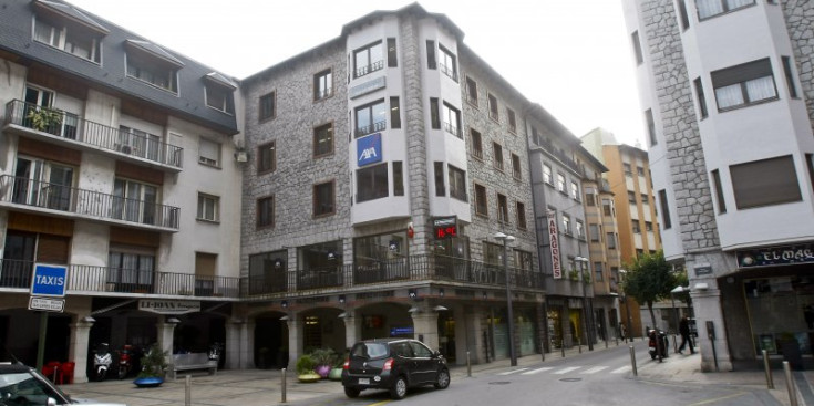 Una vista general dels edificis de la plaça Guillemó d’Andorra la Vella.