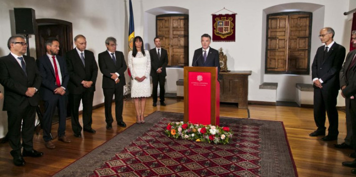 Al centre, el síndic general, Vicenç Mateu, durant el discurs tradicional del Dia de Meritxell, ahir.