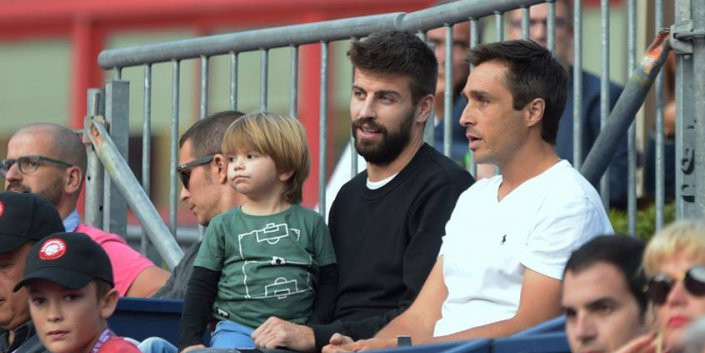 Piqué, amb Belasteguin, al Principadel.