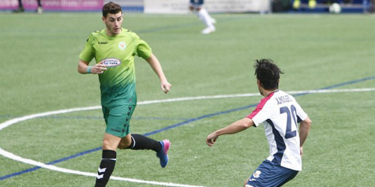 Jugada del partit d’ahir entre el Tic Tapa i el Vallbanc.