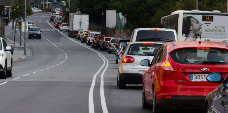 Cues de vehicles durant aquest pont a Sant Julià de Lòria.