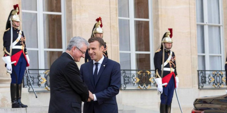 Els copínceps Emmanuel Macron i Joan-Enric Vives en una reunió celebrada al 2017 al Palau de l’Elisi.