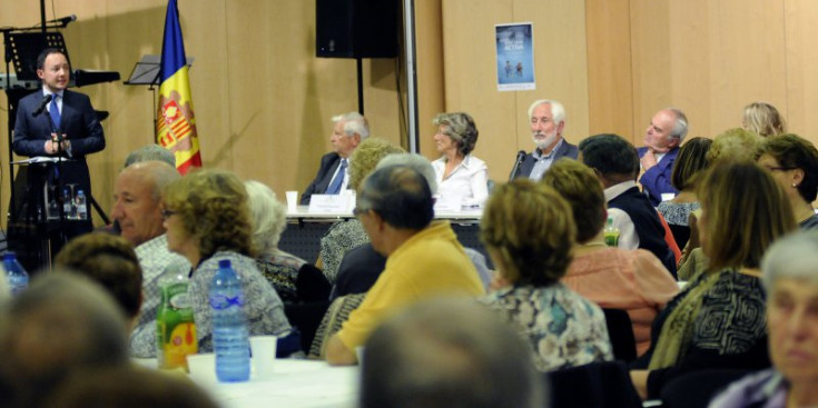 El minsitre d’Afers Socials, Justícia i Interior, Xavier Espot, es dirigeix als membres de la Federació de la Gent Gran, que ahir va celebrar la 15a assemblea.