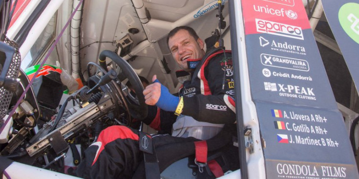 Albert Llovera, a l’habitacle del Tatra a la passada edició del Dakar.