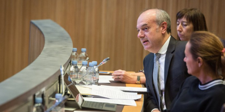 El ministre de Salut, Carles Álvarez Marfany, durant la sessió de control al Govern, ahir.
