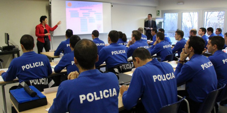 Una formació teòrica de la 53a promoció d’agents de policia, ahir.