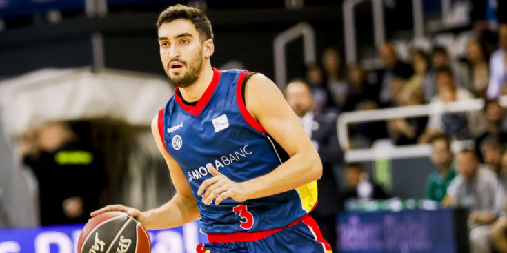 Jugada d’atac de Jaime Fernández en el darrer matx contra l’Unicaja.