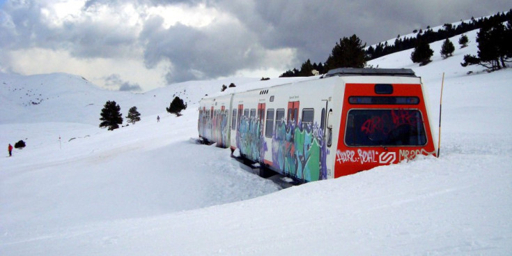 Vagons dels FGC a la Molina com a espai de descans.