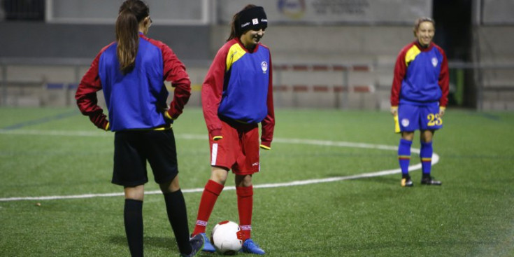 La capitana, Èrica Gonçalves, en un entrenament de la selecció.