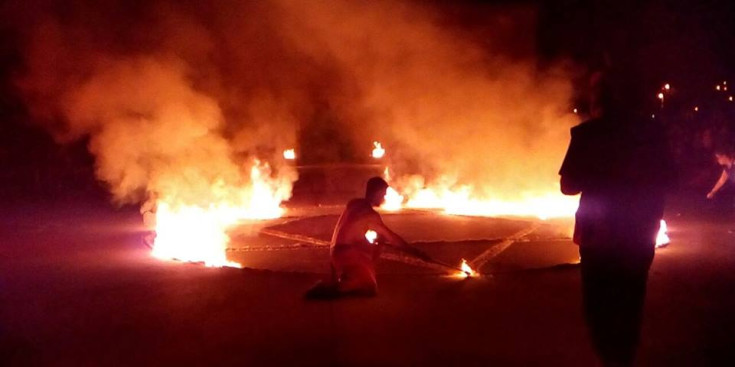 Els Diables d’Andorra fan una figura de foc en una actuació de l’any passat a Sant Quirze del Vallès