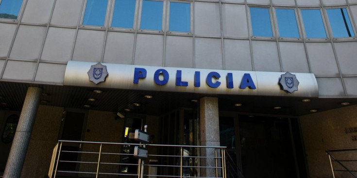 La façana de l'edifici de la Policia.