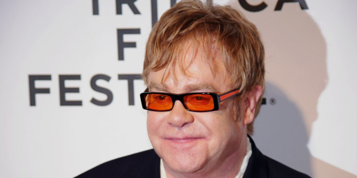 El cantant, pianista i compositor britànic Elton John.