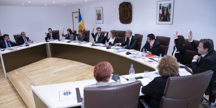 Els consellers del comú d'Andorra la Vella voten l'adjudicació del quart tram de les obres de l'avinguda Meritxell.