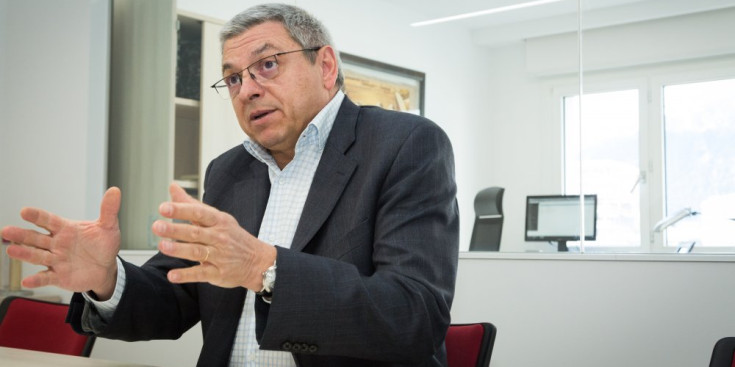 Xavier Bardina en una entrevista a l’oficina del Consell Regulador Andorrà del Joc (CRAJ).