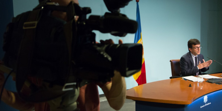 El portaveu del Govern, Jordi Cinca, en la roda de premsa posterior a la sessió del Consell de Ministres, ahir.