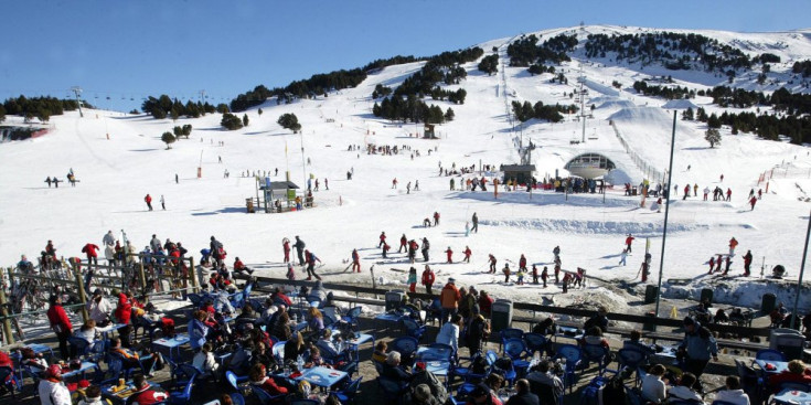 Esquiadors al domini de Grandvalira.