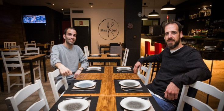 En Marc Simón i el seu soci Joan-Marc Codina al restaurant MiraKbé