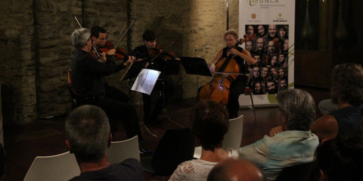 Un concert anterior del cicle ONCA Bàsic a la Farga Rossell.
