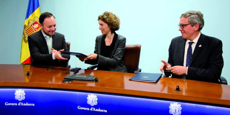 Signatura protocol d’entesa entre el Govern i la comunitat de Sant Egidi.
