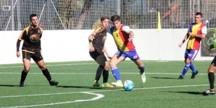 Xut de Betriu en el partit de l temporada passada amb el Vista Alegre a la Borda Mateu.