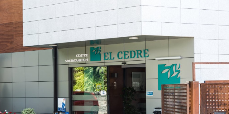 L’accés principal al centre sociosanitari El Cedre, a Santa Coloma.