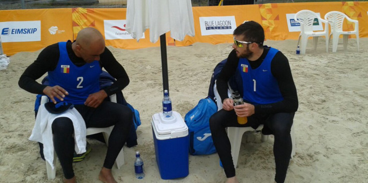 Folguera i Da Silva en un descans durant el duel d’ahir davant Xipre.