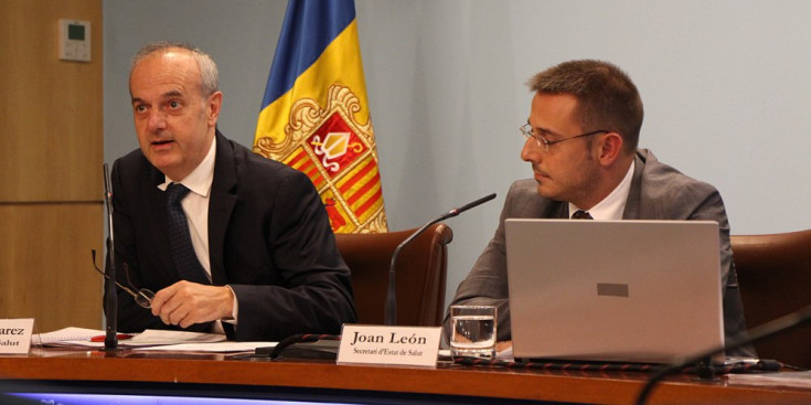 Álvarez i León, durant la presentació del projecte de llei.