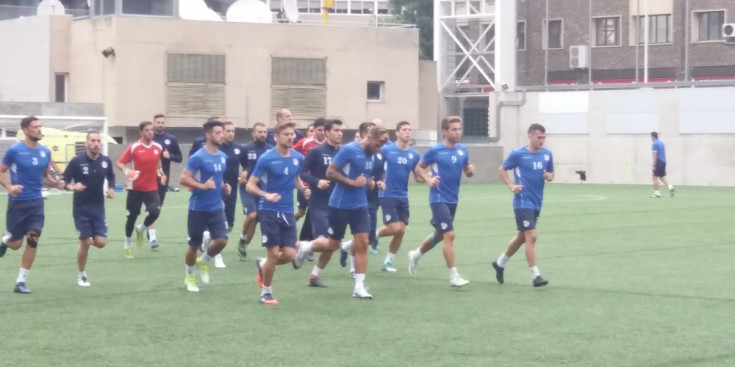 La selecció entrena a l’Estadi Nacional abans de jugar contra Kazakhstan, ahir.