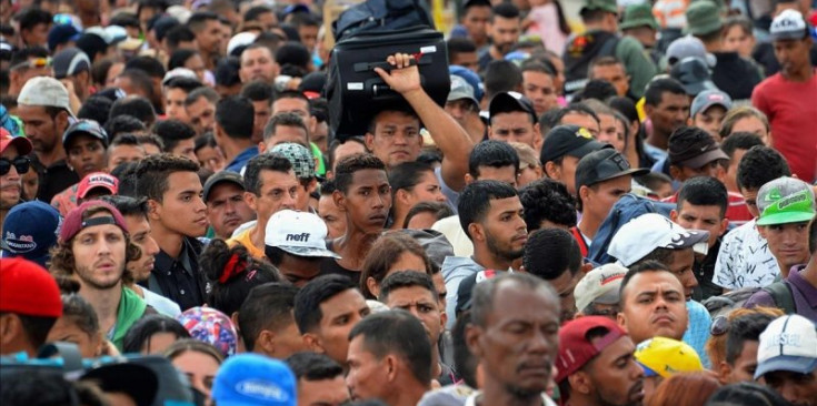 Ciutadans veneçolans fugen cap a Colòmbia.