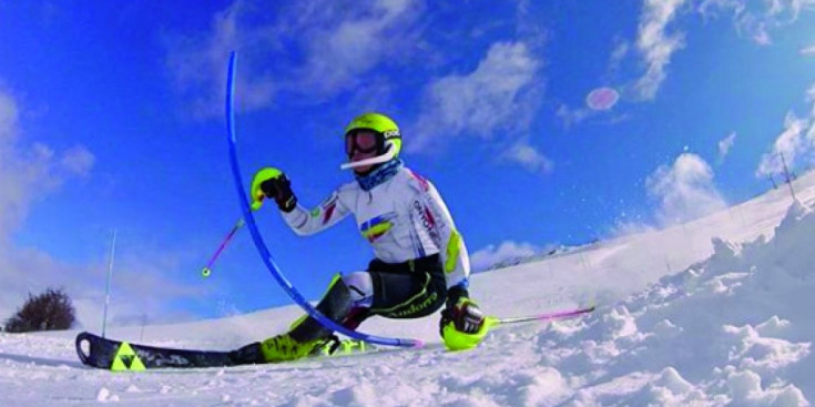 L’esquiadora andorrana Mireia Gutiérrez entrena a Ushuaia, aquest cap de setmana.