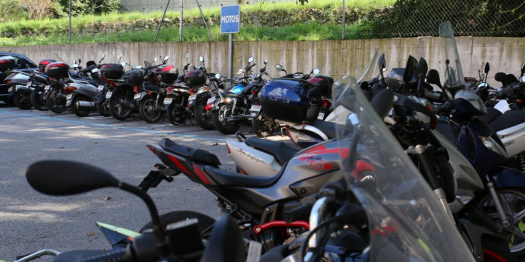 Zona d'aparcament de motocicletes a Escaldes-Engordany.