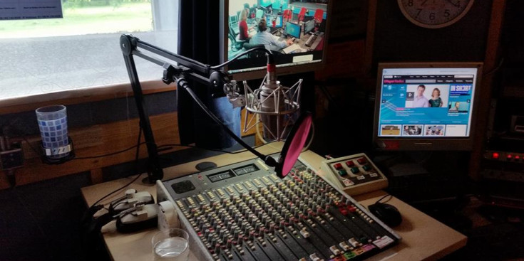 Sala de control d’un estudi de ràdio.