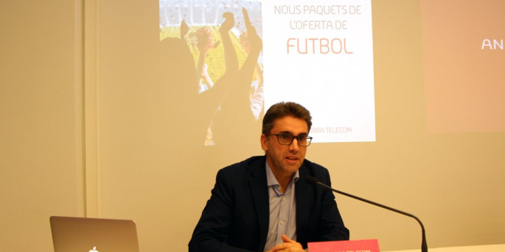 Carles Casadevall, en la roda de premsa per explicar els canvis en el futbol.