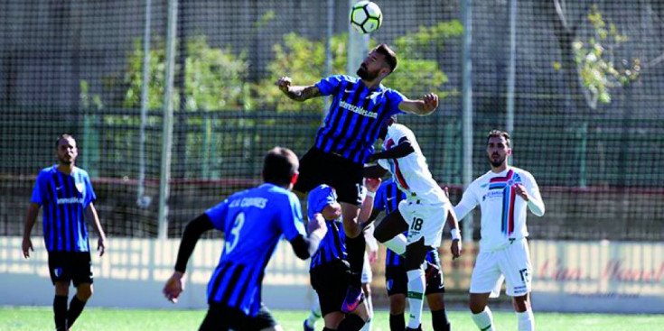 L’Inter i el Lusitans juguen a la Borda Mateu.