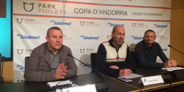 Jordi París, Jaume Esteva i Carlo Ferrari, ahir durant la roda de premsa.