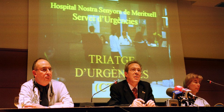 Gómez Jiménez, a l'esquerra, en la presentació del sistema de triatge, el 2001.