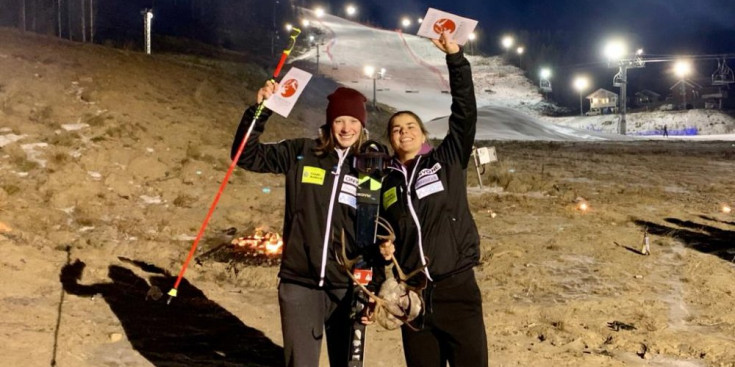 Sissi Hinterreitner i Zoe Ramírez a l’estació sueca de Kaabdalis.