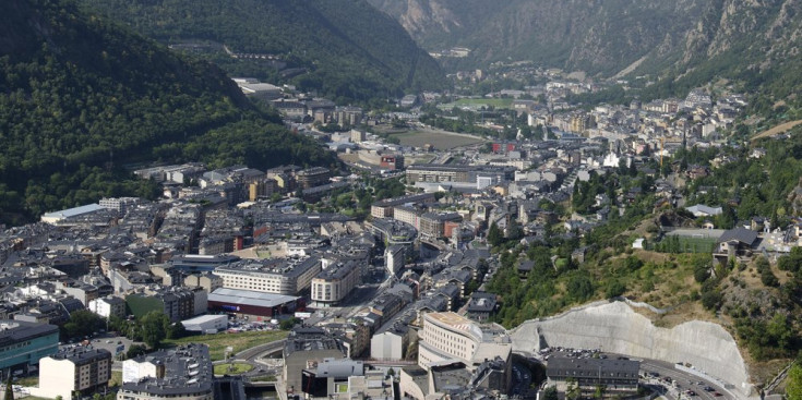 Vista aèria d'Andorra la Vella i Escaldes-Engordany.