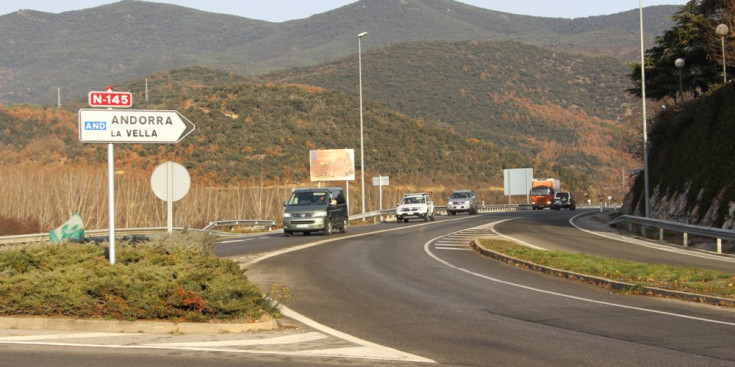 Circulació fluida aquest matí a la carretera N-145 entre la Seu d'Urgell i Andorra.