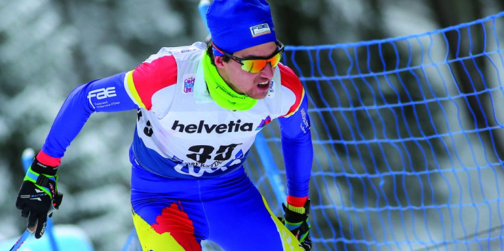 Irineu Esteve competeix a Oberstdorf, ahir.