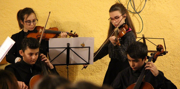 Actuació dels alumnes de l'Institut de Música d'Andorra la Vella.