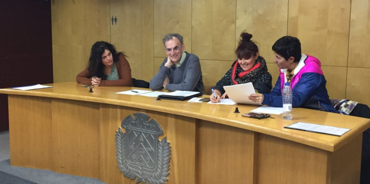 Els impulsors durant la reunió celebrada ahir a Ordino.