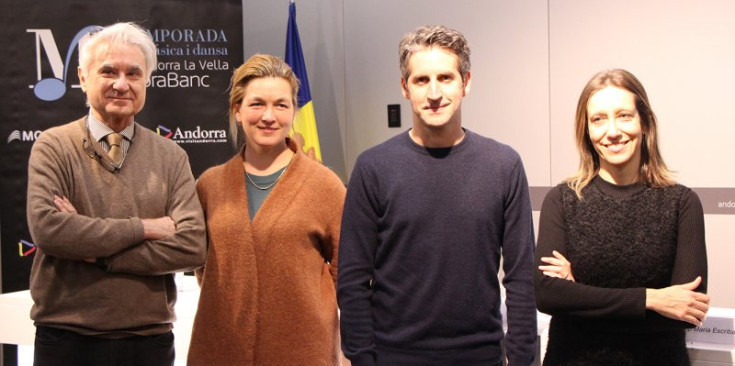 Webb i Macias, al centre, amb el director artístic de la Temporada, Josep Maria Escribano, i Mireia Maestre.