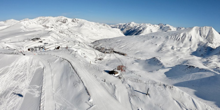 Tot el domini mostra uns importants gruixos de neu.